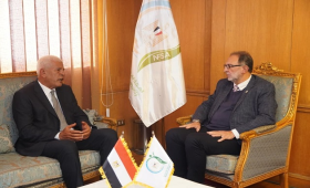 الهوبي يبحث مع نقيب الزراعيين تأهيل الخريجين لسوق العمل