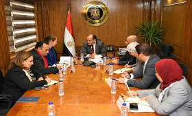سمير يبحث مع ممثلي البنك الدولي استراتيجية تطوير الصناعة المصرية