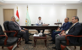  وزير الزراعة يبحث تعزيز التعاون مع أوغندا 