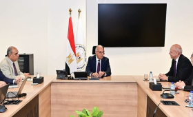  الري تبحث تعظيم الاستفادة من المعارض الدولية في دعم قطاع المياه
