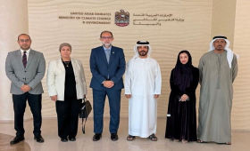 الهوبي يبحث تسهيل دخول المنتجات الغذائية للسوق الإماراتي 