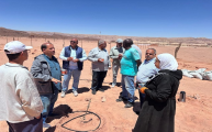 خبراء بحوث الصحراء يتفقدون التجمعات الزراعية بوادي