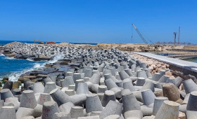  سويلم يتابع أعمال حماية الشواطئ للتعامل مع تأثيرات تغير المناخ 