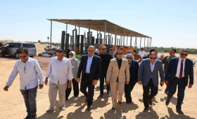 رئيس هيئة تنمية الصعيد ومحافظ الوادي الجديد يتفقدان مصنع تدوير المخلفات الزراعية 