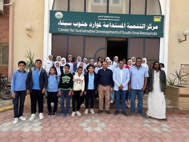 بحوث الصحراء يستقبل وفودًا طلابية لتعزيز التعلم التطبيقي