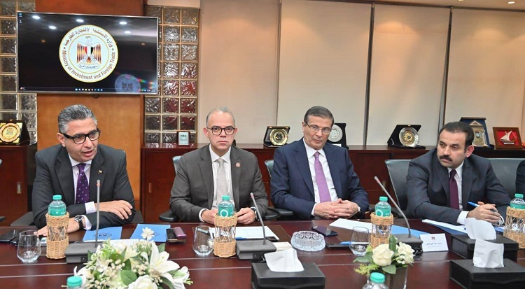 3 وزراء ومدير جهاز مستقبل مصر يبحثون تفعيل دور البورصة السلعية 