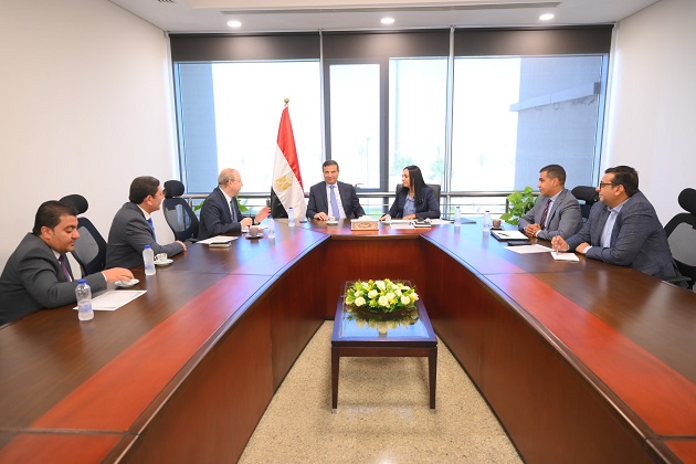 وزيرا التضامن والزراعة يبحثان إقامة معرض دائم لـ ديارنا 