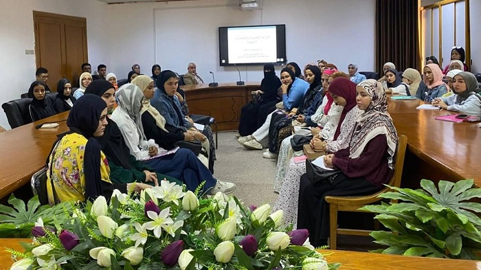 بحوث الصحراء يشارك في ندوة علمية حول المخصبات الحيوية