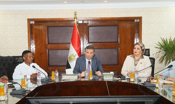 وزير الزراعة يبحث مع من وفد جنوب أفريقي التعاون المشترك 