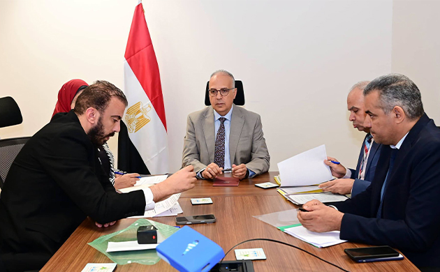  وزير الري يوجه بسرعة معاينة الكباري المقدم بشأنها طلبات