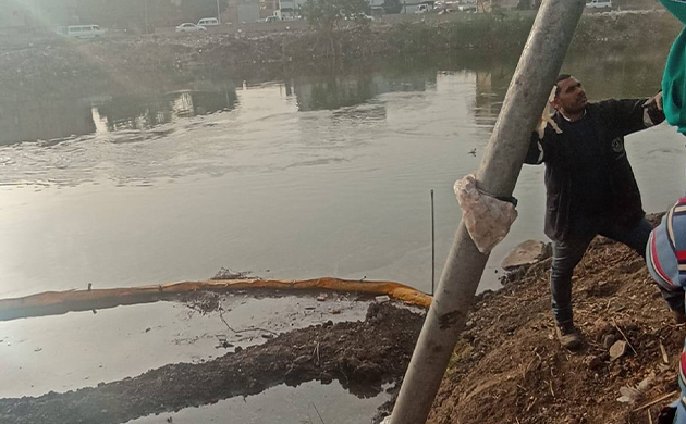 الري: احتواء تسريب السولار بترعة الإسماعيلية وإيقاف مصدر التلوث