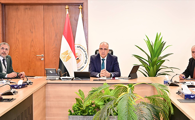 سويلم يوجه بتنفيذ مشروعات تطوير الري بزمام ترعة الإسماعيلية 