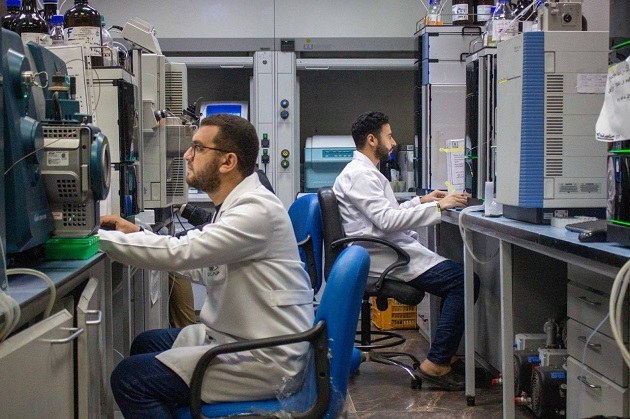 متبقيات المبيدات يفحص 3500 عينة من الشحنات خلال اليوم الأول من إجازة العيد