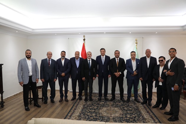  وزير الزراعة يبحث مع وفد من رجال أعمال أتراك فرص الاستثمار