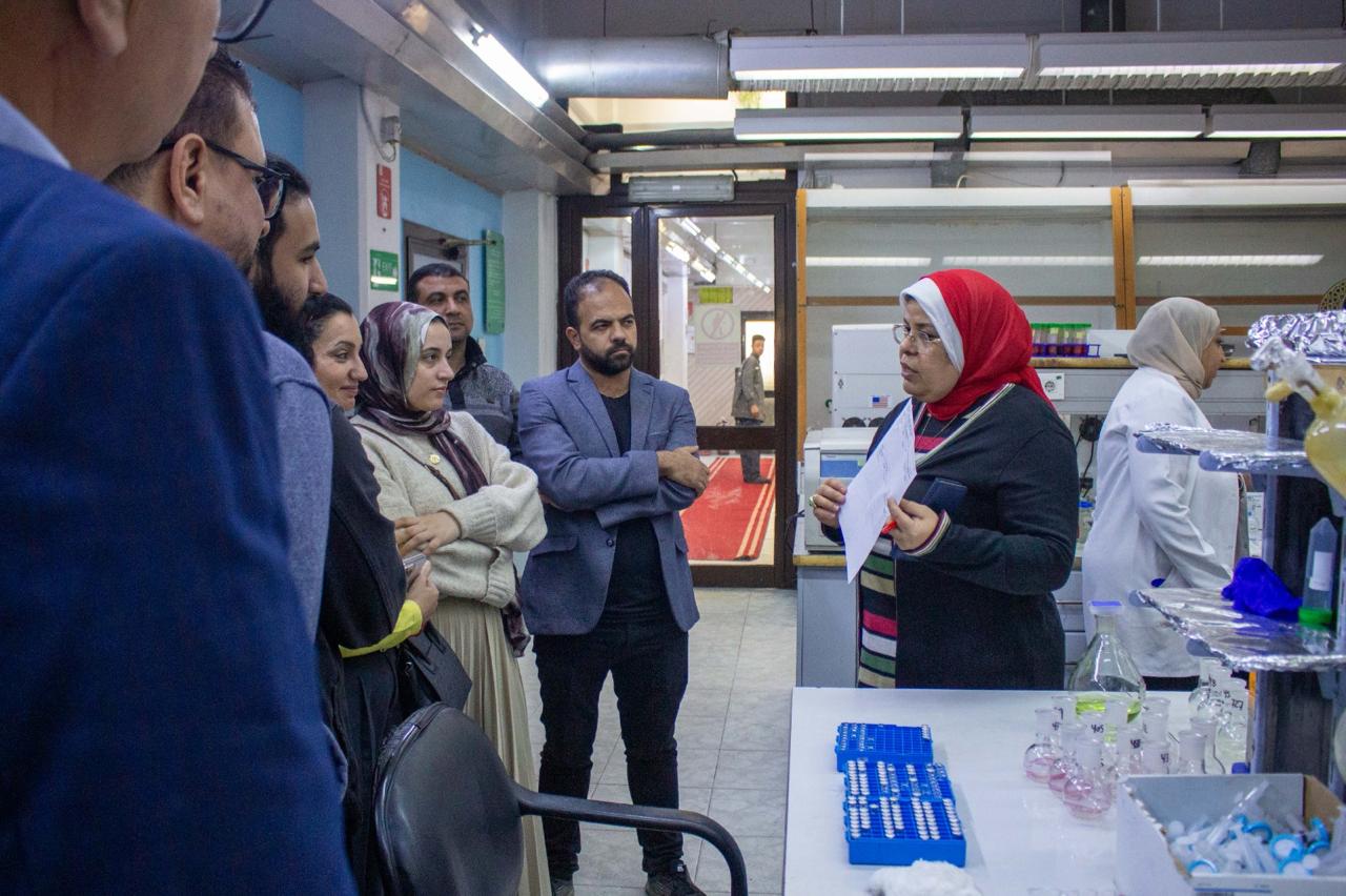 المركزي لمتبقيات المبيدات يستقبل وفد من مصدري السلع الغذائية للاطلاع على أحدث تقنياته