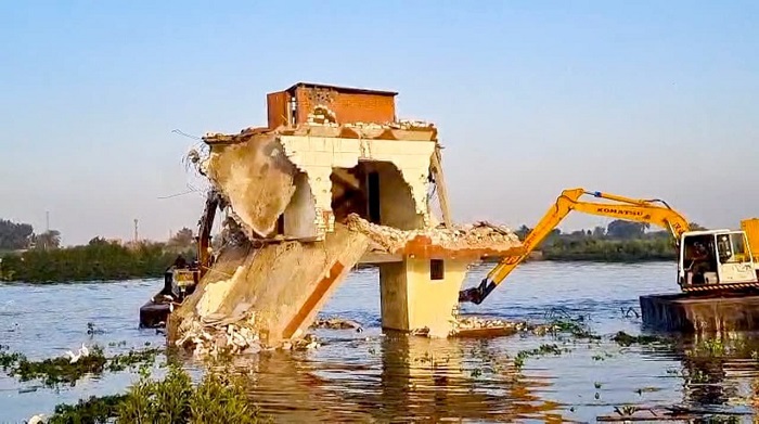 الري تعلن إزالة (٣٢٧) تعدٍ على فرع النيل برشيد 