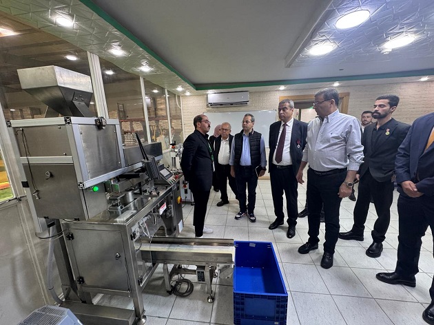 وزير الزراعة يتفقد كبرى شركات إنتاج التقاوي بالأردن