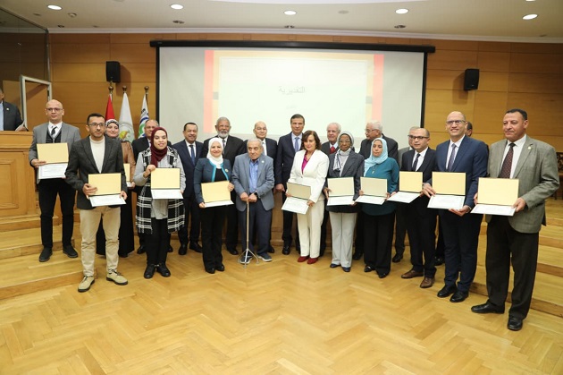 فاروق يسلم جوائز مركز البحوث الزراعية ويقرر زيادتها 50%