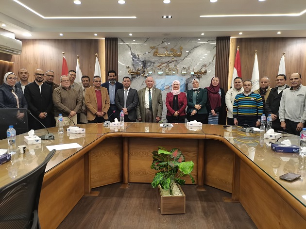 د. هالة أبو يوسف تبحث تفعيل الخدمات الرقمية للجنة المبيدات