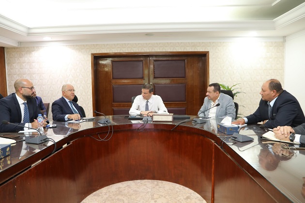 وزير الزراعة يبحث مع رئيس اتحاد الصناعات التوسع في مبادرة ال