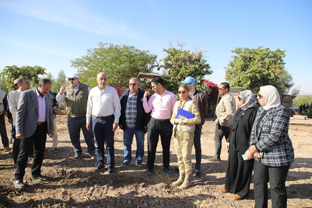 وفد من اليونسكو يتفقد محطات البحث الزراعي بالوادي الجديد