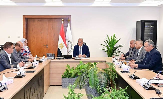 سويلم يبحث مع النواب كيفية مواجهة تلويث المجاري المائية