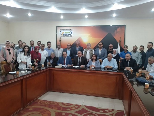  رئيس مركز البحوث يراجع استعدادات تنظيم مؤتمر الابتكار وريادة الأعمال