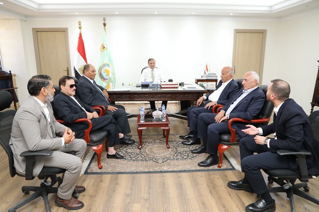 وزير الزراعة يبحث دعم مربي الدواجن وفتح أسواق للتصدير