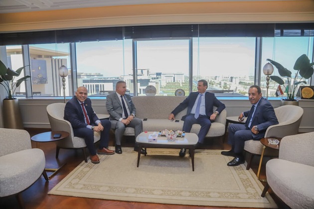 وزير الزراعة يستقبل وفدًا من لجنة الزراعة بمجلس الشيوخ برئاسة البطران