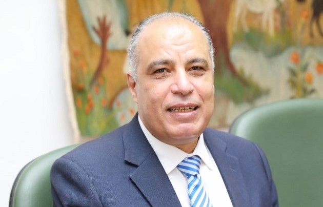 د.علاء عزوز يعلن توفير اتحاد المصدرين أنسجة وشتلات النخيل التصديري