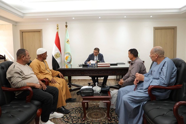 فاروق يبحث مع ممثلي بعض الفلاحين بالبحيرة سبل تطوير الخدمات 