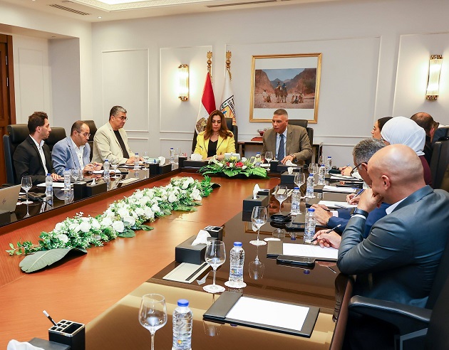 د. منال عوض تبحث مع غرفة السياحة بشرم الشيخ الحفاظ على المحم