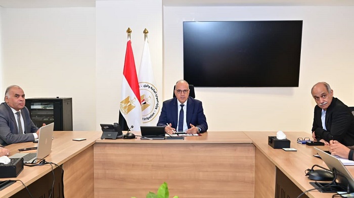 سويلم يتابع خطة تطوير إدارة المياه بترعة الإسماعيلية وفروعها