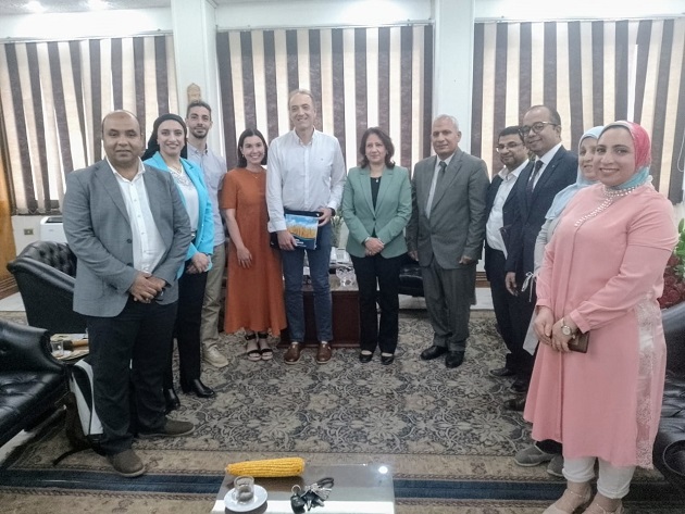 وفد إسباني يزور البحوث الزراعية لبحث سبل التعاون
