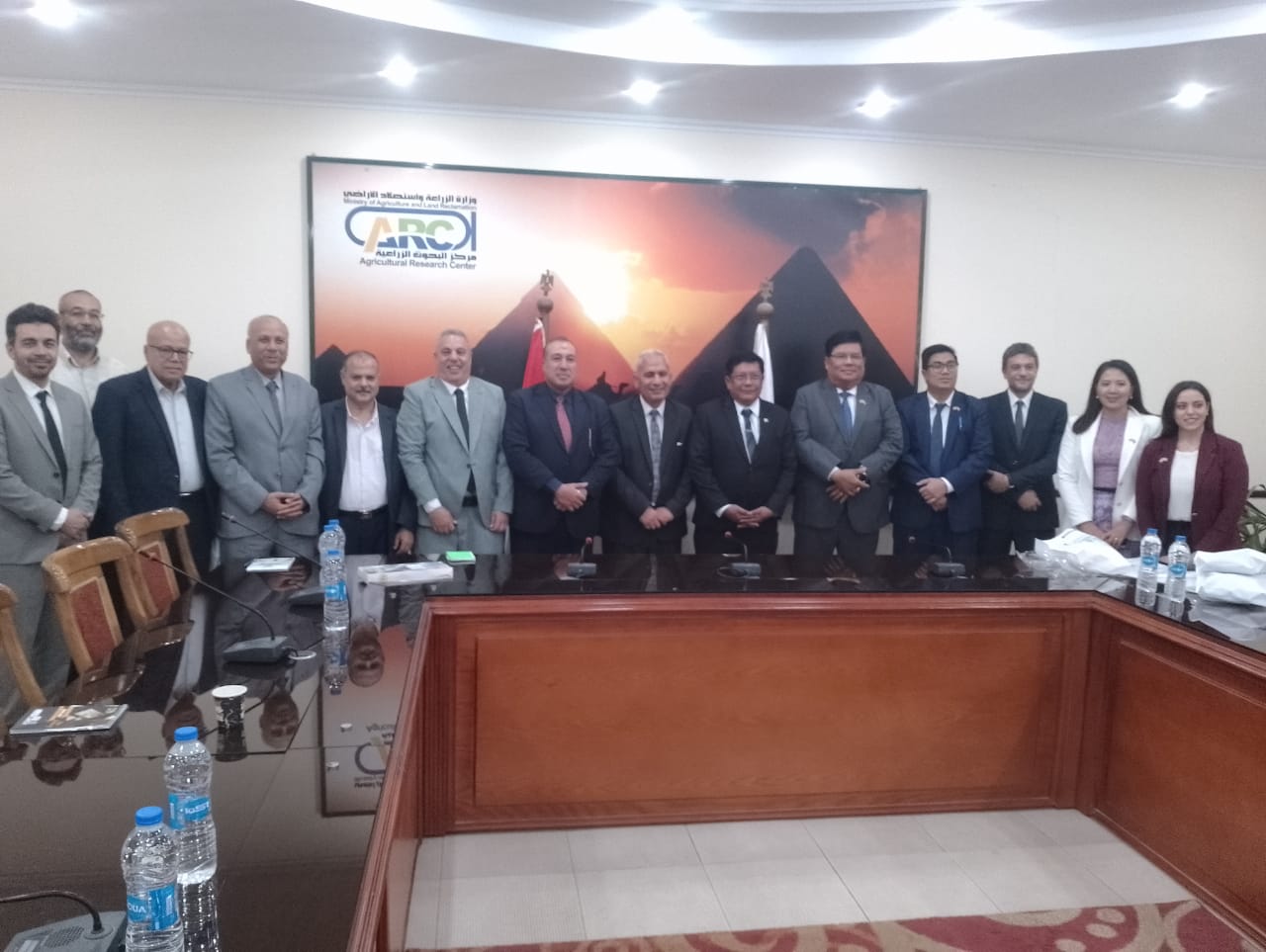 وفد ميانماري يطلع على جهود معهد بحوث القطن