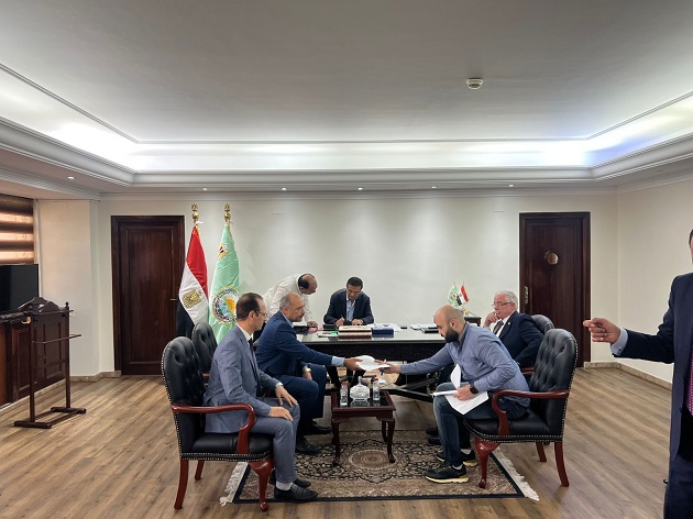 وزير الزراعة يبحث طلبات المواطنين مع أعضاء النواب والشيوخ