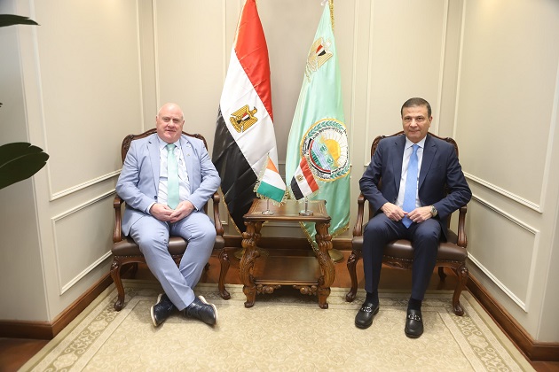 فاروق يستعرض مع نظيره الأيرلندي فرص الشراكة في الأمن الغذائي 