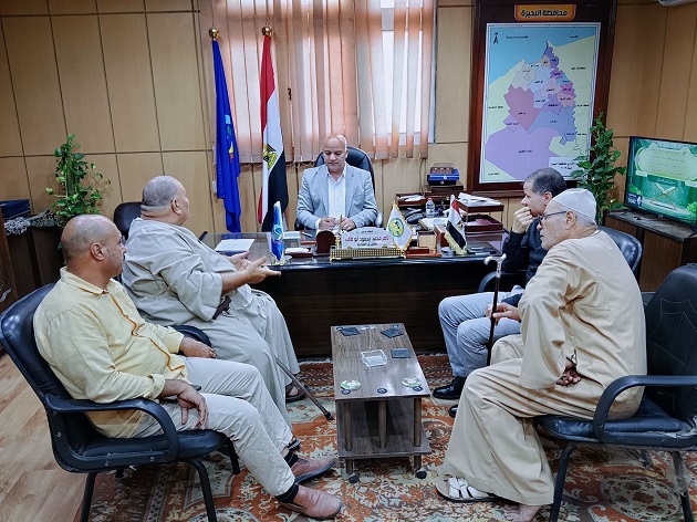 المهندس ناصر أبو طالب يوجه بسرعة حل مشاكل بمزارعي البحيرة 