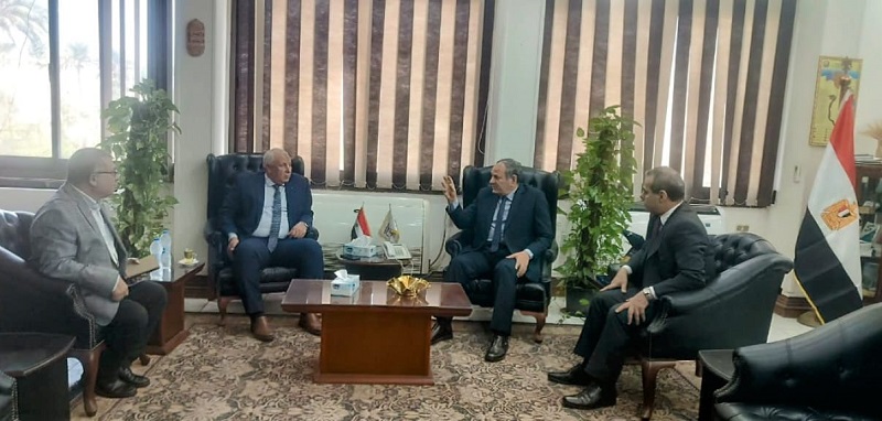 رئيس البحوث الزراعية يبحث مع محافظ الوادي الجديد التعاون المشترك 