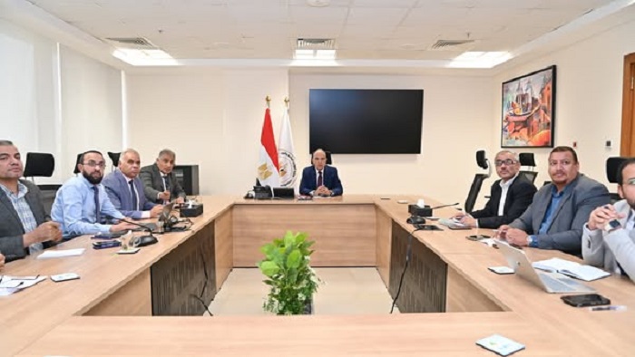 سويلم يتابع التزام الأراضى الرملية باستخدام نظم الري الحديث